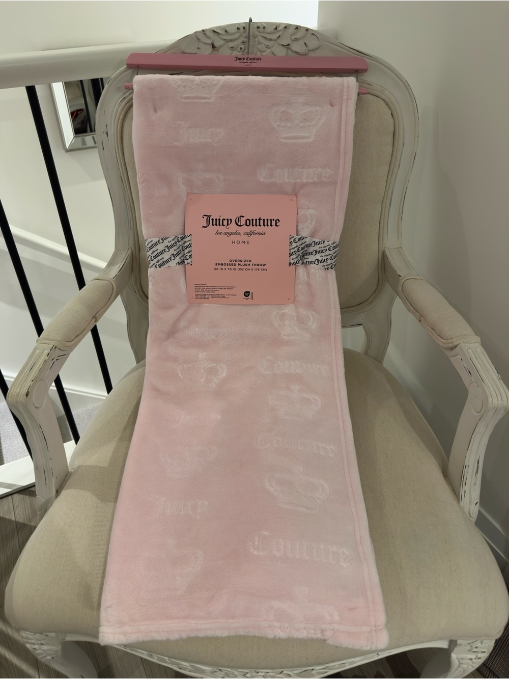 🩰🦢🎠 NWT Viral Baby Pink Embossed Juicy Couture Plush Oversized Throw VHTF